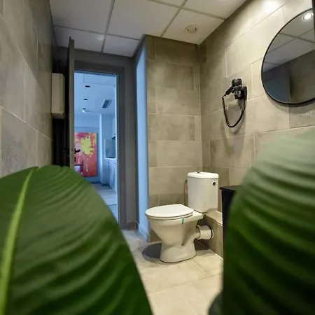 Luxury Apartment Near Radisson Hotel - Wall Projector & Modern Design Bucharest Exterior photo