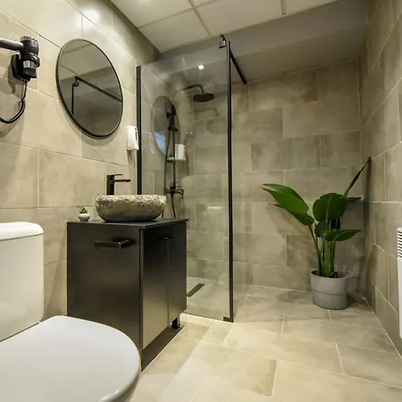 Luxury Apartment Near Radisson Hotel - Wall Projector & Modern Design Bucharest Exterior photo