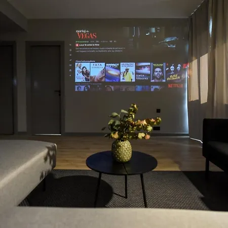 Luxury Apartment Near Radisson Hotel - Wall Projector & Modern Design Bucharest Exterior photo
