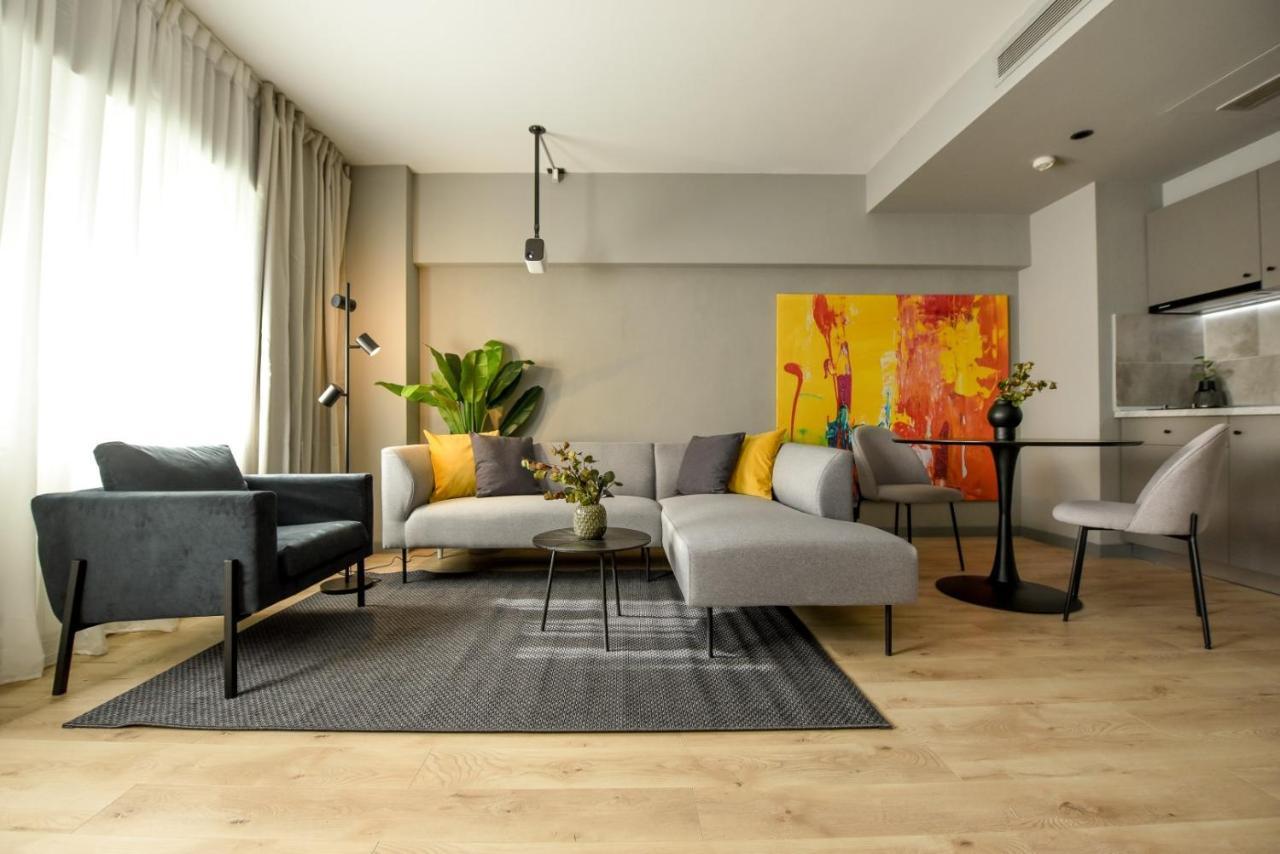 Luxury Near Radisson - Projector & Modern Design Apartment *