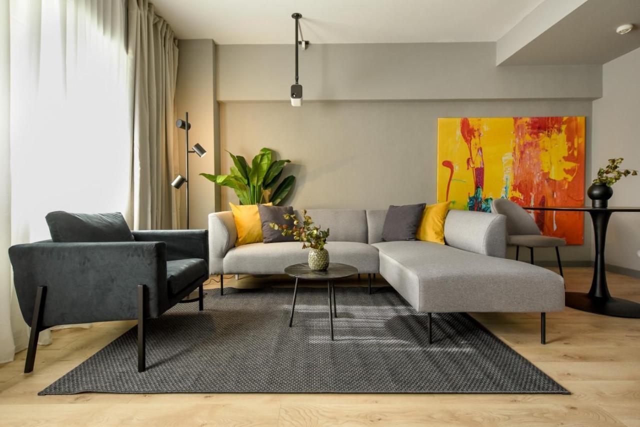 Luxury Near Radisson - Projector & Modern Design Apartment *