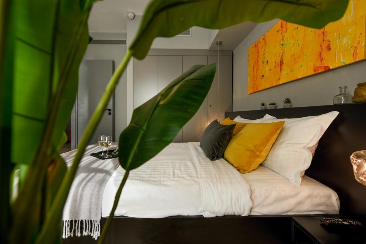 公寓 Luxury Near Radisson - Projector & Modern Design