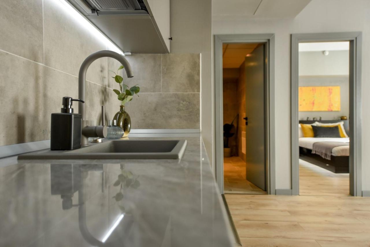 Luxury Near Radisson - Projector & Modern Design 公寓